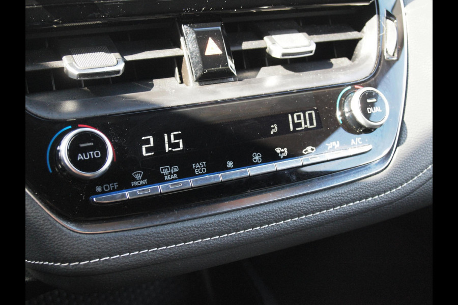 Toyota Corolla Touring Sports 1.8 Hybrid Black Style-pakket | 17 Inch | Camera | Apple Carplay | Cruise Control | NL-Auto | Toyota Corolla Touring Sports 1.8 Hybrid Black Style-pakket | 17 Inch | Camera | Apple Carplay | Cruise Control | NL-Auto |