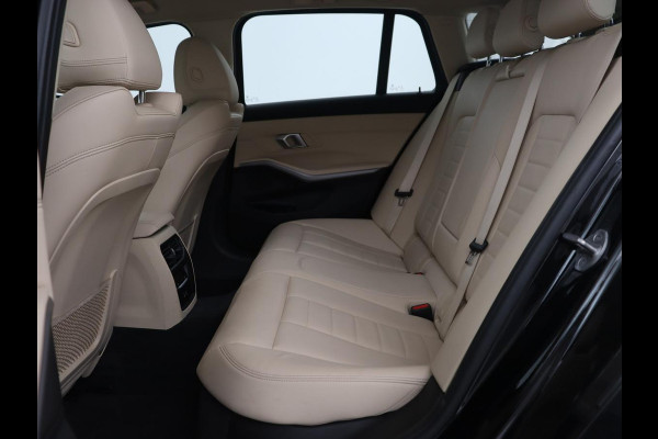 BMW 3 Serie Touring 320e Business Edition Plus | Trekhaak | Automaat | Carplay | Camera | Adaptive Cruise | Navigatie | PHEV | Leder | Stoelverwarming | Climate controle | LMV 17 Inch