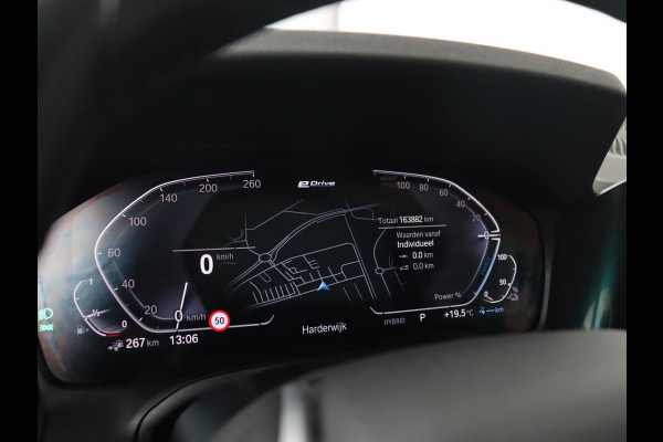 BMW 3 Serie Touring 320e Business Edition Plus | Trekhaak | Automaat | Carplay | Camera | Adaptive Cruise | Navigatie | PHEV | Leder | Stoelverwarming | Climate controle | LMV 17 Inch