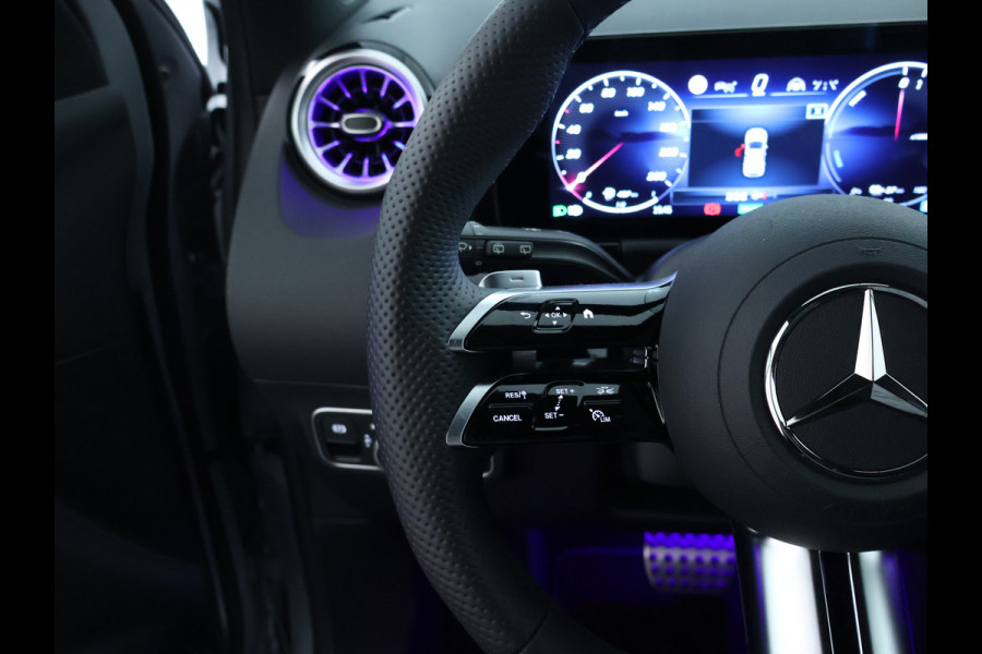 Mercedes-Benz GLA 250 e AMG Plug-In Hybride | AMG Line | Night Pakket | Sfeerverlichting | 360° camera | Stuur en Stoelverwarming | Multi Beam Led koplampen | Inclusief 24 maanden MB Certified garantie voor Europa.