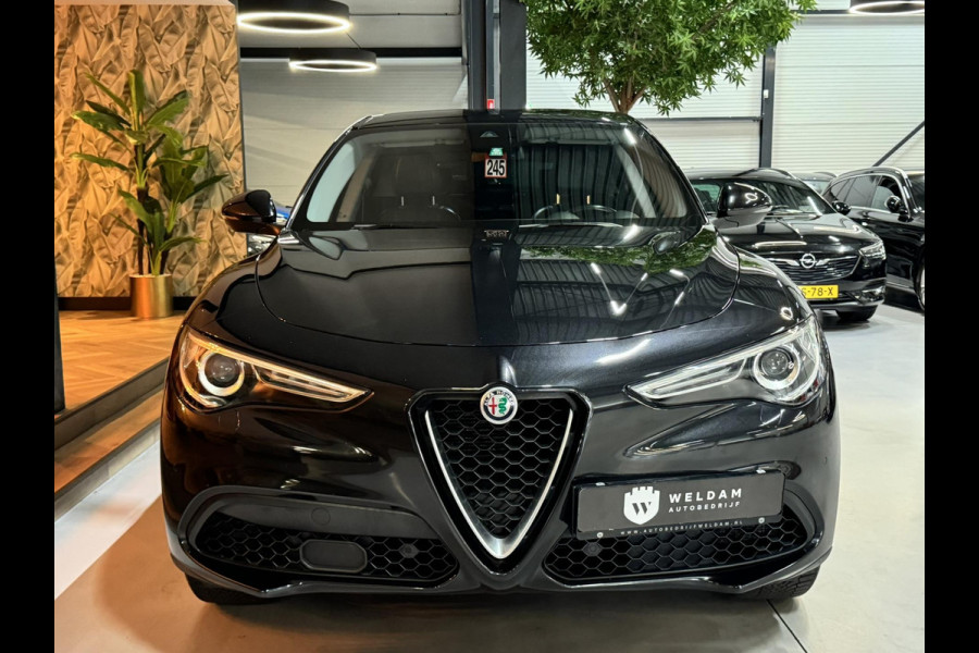 Alfa Romeo Stelvio 2.0 T AWD Super Garantie 280 PK Leder Xenon Camera Cruise Rijklaar