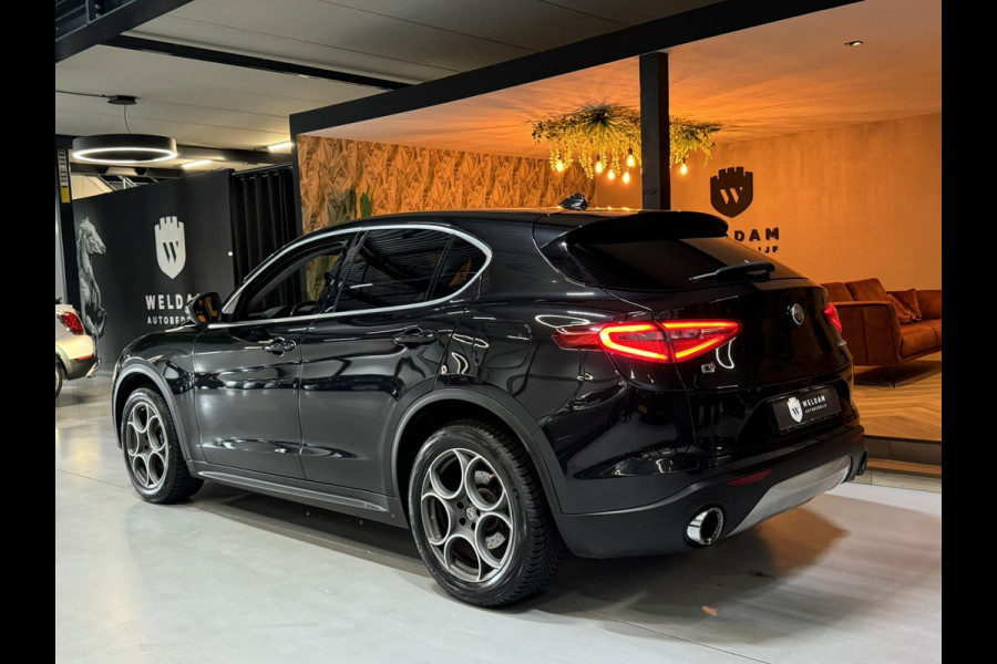Alfa Romeo Stelvio 2.0 T AWD Super Garantie 280 PK Leder Xenon Camera Cruise Rijklaar