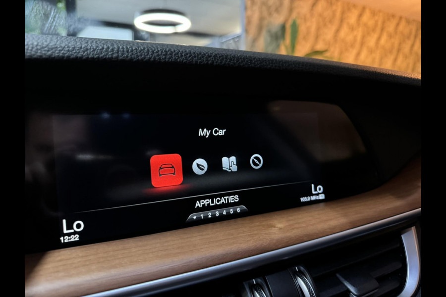 Alfa Romeo Stelvio 2.0 T AWD Super Garantie 280 PK Leder Xenon Camera Cruise Rijklaar