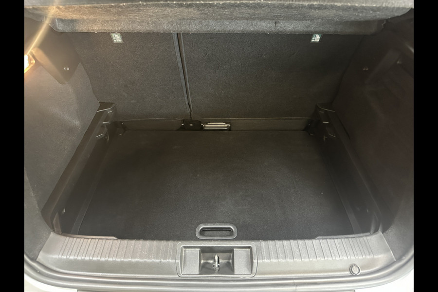 Renault Captur 1.3 TCe 130 Edition One VERKOCHT! Groot Navi | Bose | 17" | ACC | Blindspot | Camera | LED | Volledig dealer onderhouden!