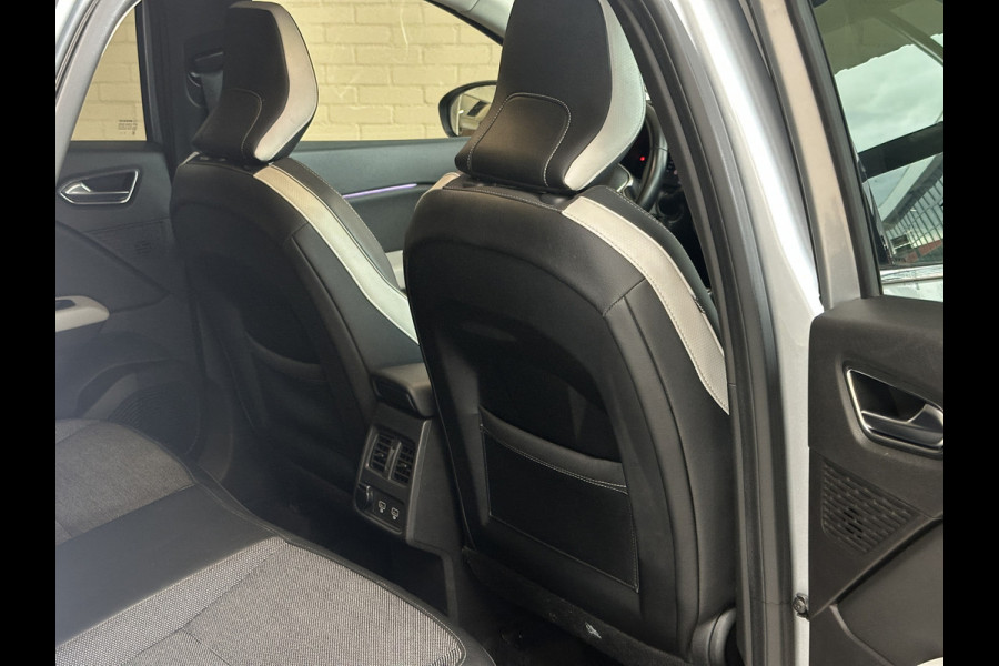 Renault Captur 1.3 TCe 130 Edition One VERKOCHT! Groot Navi | Bose | 17" | ACC | Blindspot | Camera | LED | Volledig dealer onderhouden!