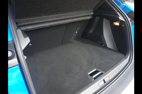 Peugeot e-2008 EV Allure Pack 50 kWh Soh batterij 95%