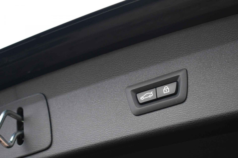 BMW X1 xDrive25e M-Sport Pano ACC Trekh HUD