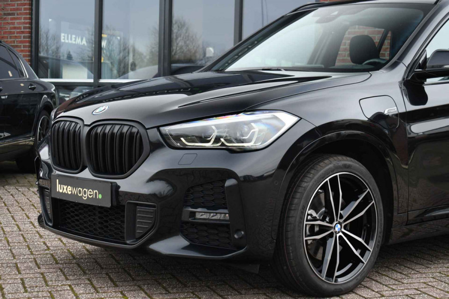 BMW X1 xDrive25e M-Sport Pano ACC Trekh HUD