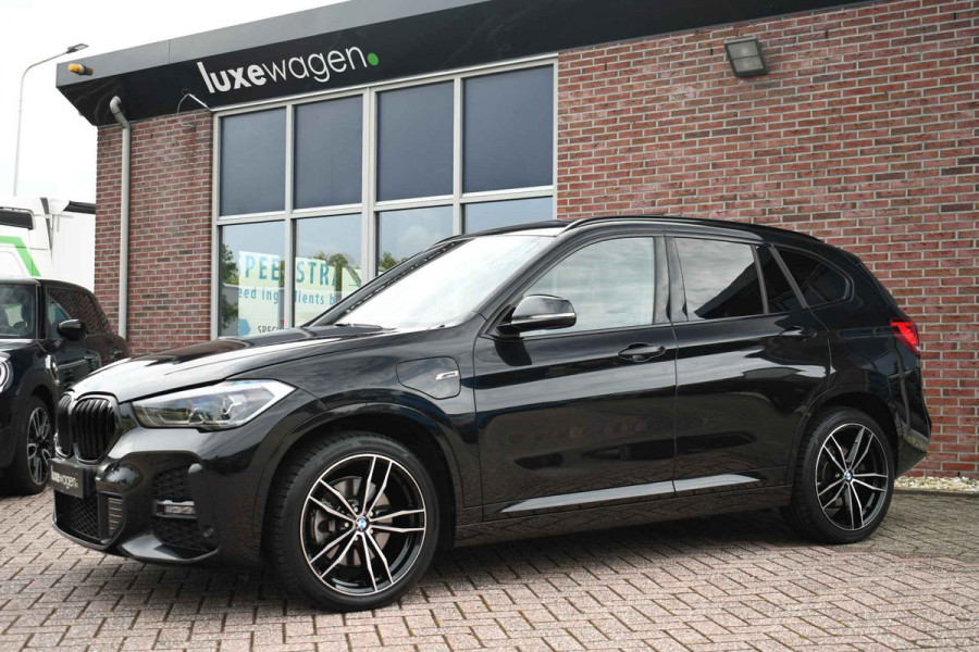 BMW X1 xDrive25e M-Sport Pano ACC Trekh HUD