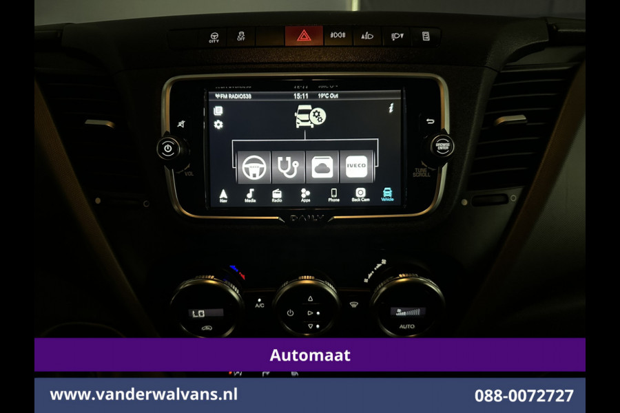 Iveco Daily 35S14V 136pk Automaat 3500kg Trekhaak L2H2 Euro6 Airco | Camera | Navigatie LED, Cruiscontrol, Chauffeursstoel, Bijrijdersbank