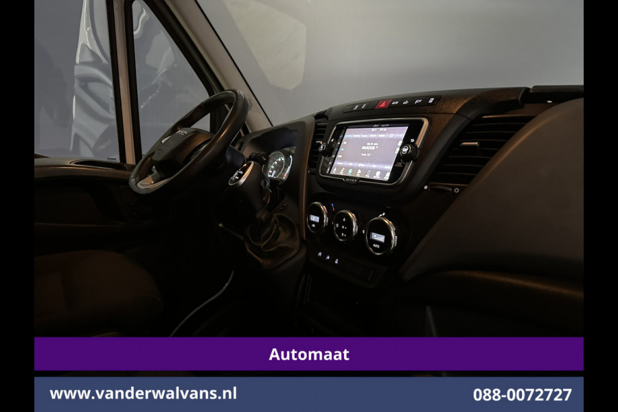 Iveco Daily 35S14V 136pk Automaat 3500kg Trekhaak L2H2 Euro6 Airco | Camera | Navigatie LED, Cruiscontrol, Chauffeursstoel, Bijrijdersbank