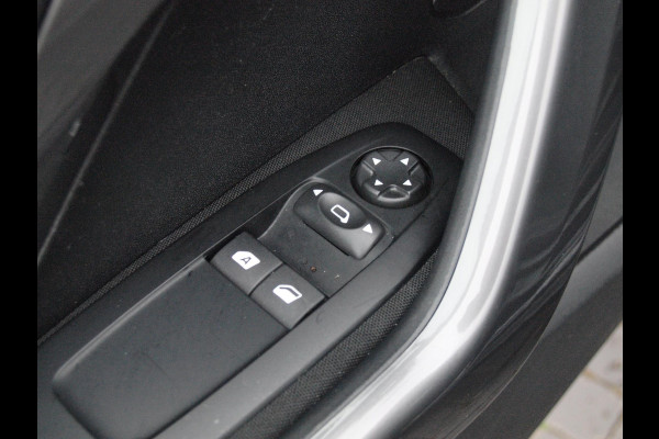 Peugeot 2008 1.2 PureTech Active | Cruise Control | Trekhaak | Airco | Bluetooth |
