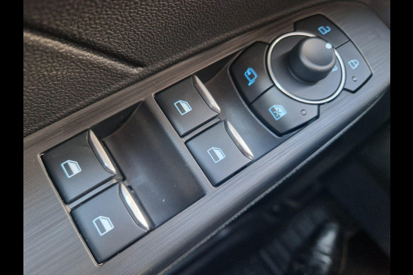 Ford Kuga 2.5 PHEV ST-Line 243 pk | Wegklapbare trekhaak | 2.100 kg trekgewicht! | Winterpakket