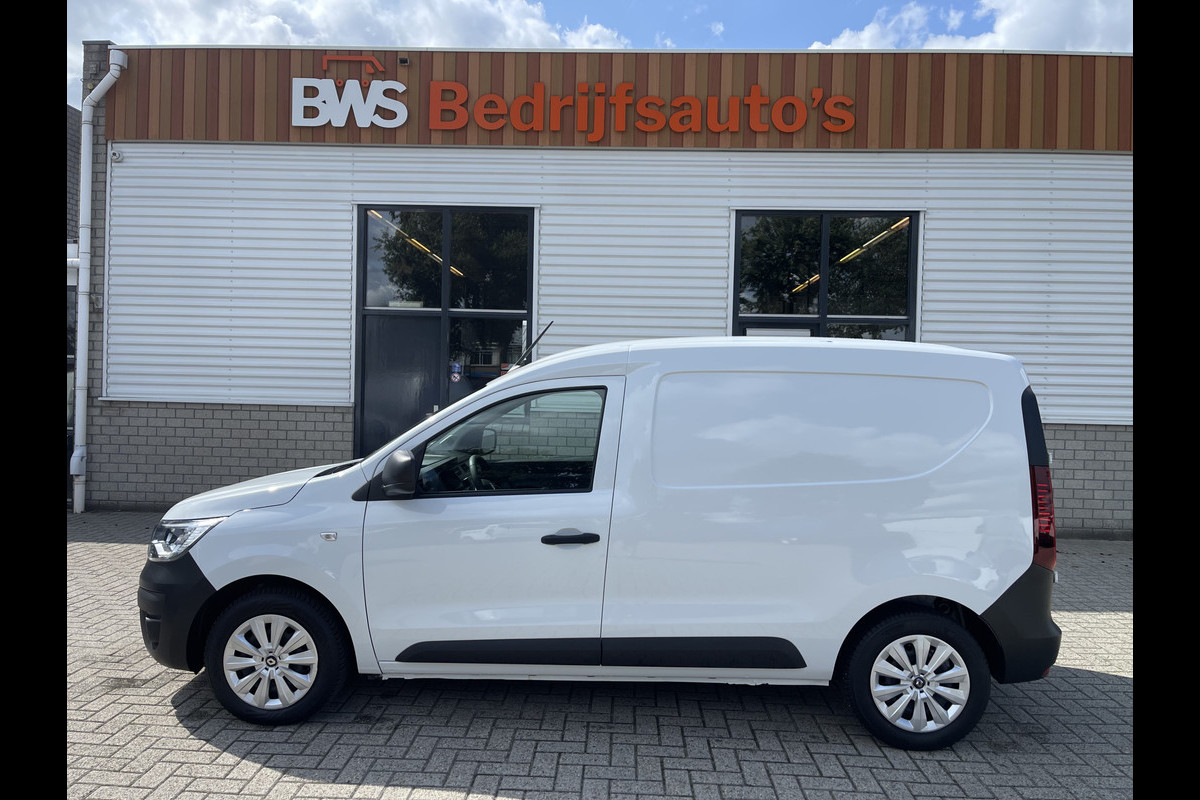 Renault Express 1.5 dCi 75 Comfort + / vaste prijs rijklaar € 12.950 ex btw / lease vanaf € 218 / airco / cruise / apple carplay / schuifdeur / half leer / armsteun / euro 6 / bpm vrij Renault Express 1.5 dCi 75 Comfort + / vaste prijs rijklaar € 12.950 ex btw / lease vanaf € 218 / airco / cruise / apple carplay / schuifdeur / half leer / armsteun / euro 6 / bpm vrij