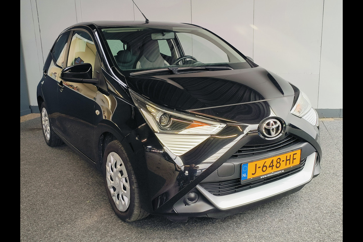 Toyota Aygo 1.0 VVT-i x-play AUTOMAAT uit 2020 Rijklaar + 12 maanden Bovag-garantie Henk Jongen Auto's in Helmond,  al 50 jaar service zoals 't hoort!