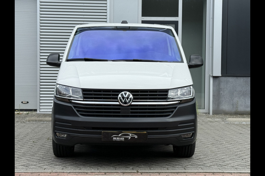 Volkswagen Transporter 2.0 TDI L2H1 30 DC Highline | Camera | Trekhaak | Automaat