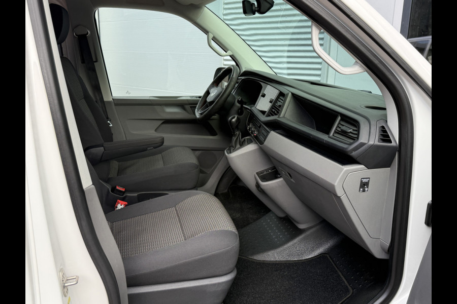Volkswagen Transporter 2.0 TDI L2H1 30 DC Highline | Camera | Trekhaak | Automaat