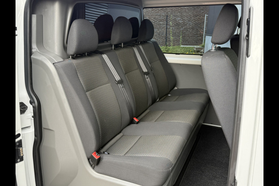 Volkswagen Transporter 2.0 TDI L2H1 30 DC Highline | Camera | Trekhaak | Automaat