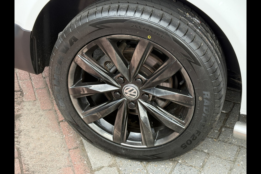 Volkswagen Transporter 2.0 TDI L2H1 30 DC Highline | Camera | Trekhaak | Automaat