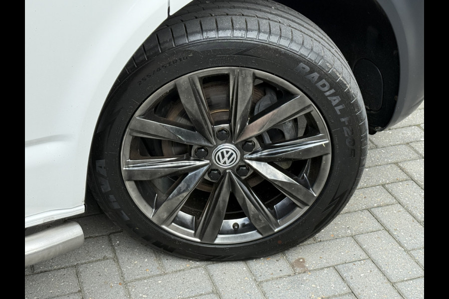 Volkswagen Transporter 2.0 TDI L2H1 30 DC Highline | Camera | Trekhaak | Automaat