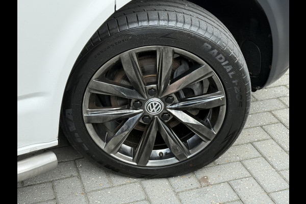 Volkswagen Transporter 2.0 TDI L2H1 30 DC Highline | Camera | Trekhaak | Automaat