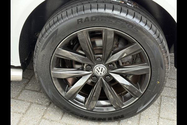 Volkswagen Transporter 2.0 TDI L2H1 30 DC Highline | Camera | Trekhaak | Automaat