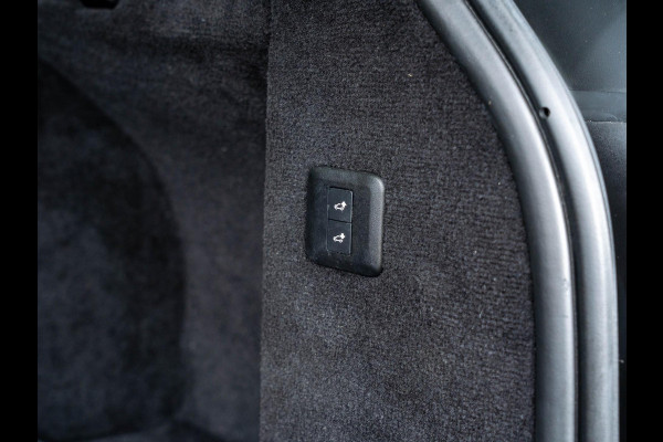 Land Rover Range Rover Sport P400e HSE Dynamic Stealth Edition / Head up / ACC / Stoel verkoeling / Ionisatie / Pano