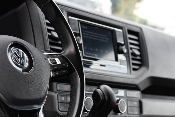 Volkswagen Crafter 35 2.0 TDI L3H3 Black Edition Adaptieve Cruise, Camera, Carplay, 177pk, Automaat, LED, Stoelverwarming, Multimedia, BOM VOL!