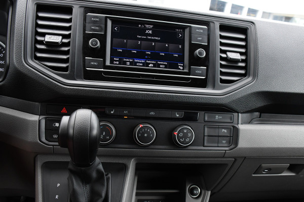 Volkswagen Crafter 35 2.0 TDI L3H3 Black Edition Adaptieve Cruise, Camera, Carplay, 177pk, Automaat, LED, Stoelverwarming, Multimedia, BOM VOL!