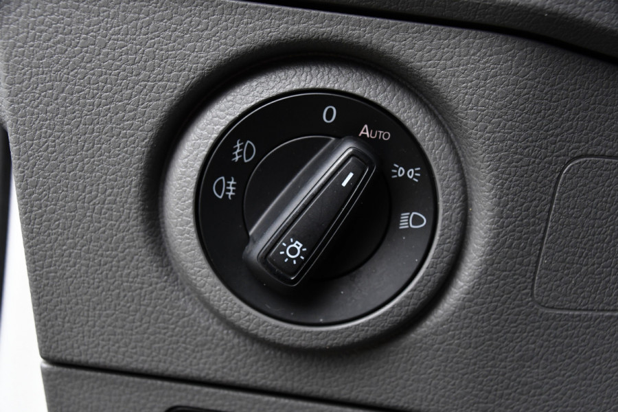 Volkswagen Crafter 35 2.0 TDI L3H3 Black Edition Adaptieve Cruise, Camera, Carplay, 177pk, Automaat, LED, Stoelverwarming, Multimedia, BOM VOL!