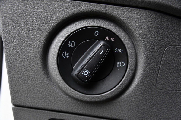 Volkswagen Crafter 35 2.0 TDI L3H3 Black Edition Adaptieve Cruise, Camera, Carplay, 177pk, Automaat, LED, Stoelverwarming, Multimedia, BOM VOL!