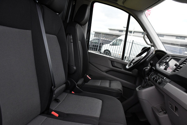 Volkswagen Crafter 35 2.0 TDI L3H3 Black Edition Adaptieve Cruise, Camera, Carplay, 177pk, Automaat, LED, Stoelverwarming, Multimedia, BOM VOL!