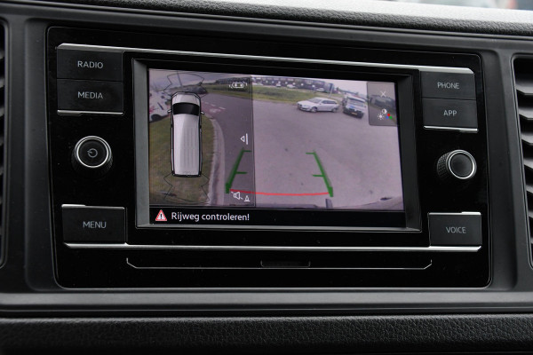 Volkswagen Crafter 35 2.0 TDI L3H3 Black Edition Adaptieve Cruise, Camera, Carplay, 177pk, Automaat, LED, Stoelverwarming, Multimedia, BOM VOL!