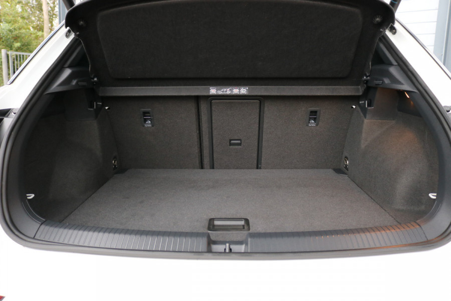 Volkswagen T-Roc 1.5 TSI Sport Autom Xenon Keyless Virtual cockpit Navi Camera Bj:2020 Volkswagen T-Roc 1.5 TSI Sport Autom Xenon Keyless Virtual cockpit Navi Camera Bj:2020