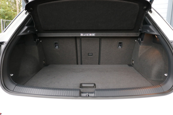 Volkswagen T-Roc 1.5 TSI Sport Autom Xenon Keyless Virtual cockpit Navi Camera Bj:2020 Volkswagen T-Roc 1.5 TSI Sport Autom Xenon Keyless Virtual cockpit Navi Camera Bj:2020