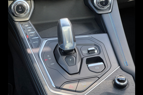 Lynk & Co 01 1.5 * Black pakket * Navigatie * Camera * Stoelverwarming *