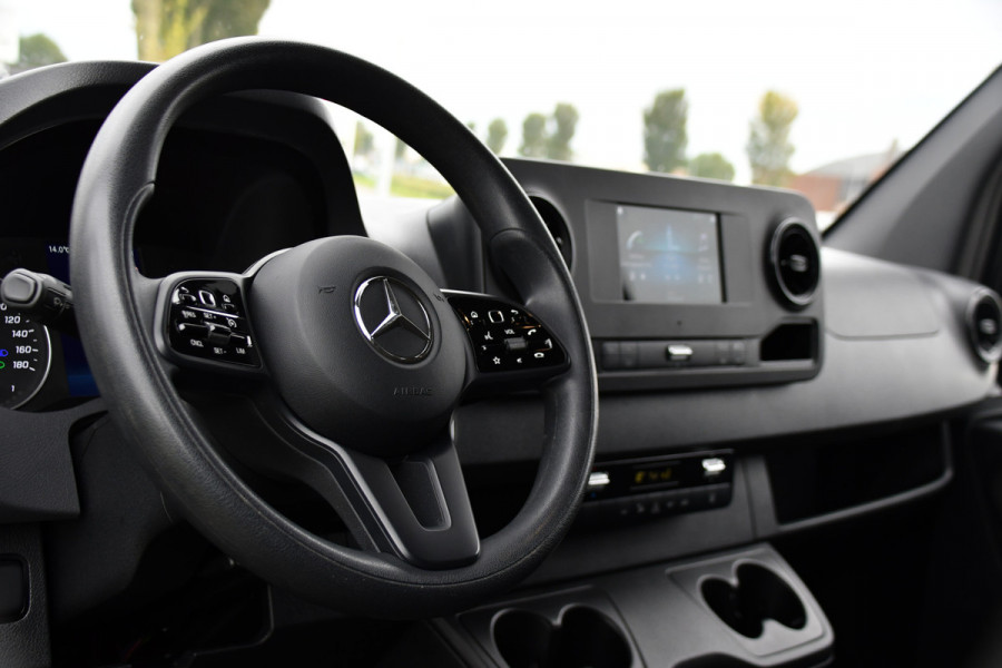Mercedes-Benz Sprinter 317 1.9 CDI L2H1 RWD Black Edition Camera, Cruise, Carplay, 3500kg Trekhaak, 170pk, Automaat, LED, Multimedia,  Stoelverwarming, UNIEK