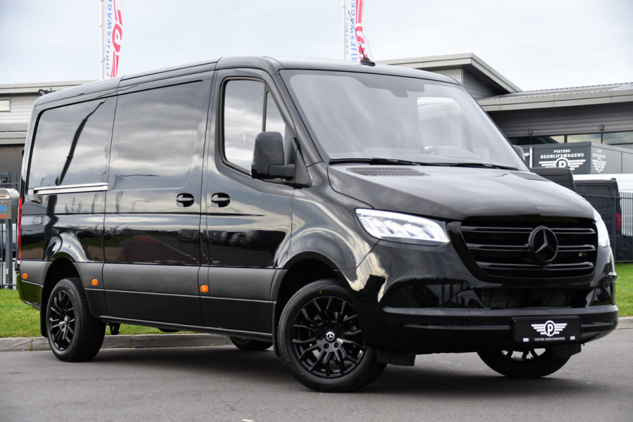 Mercedes-Benz Sprinter 317 1.9 CDI L2H1 RWD Black Edition Camera, Cruise, Carplay, 3500kg Trekhaak, 170pk, Automaat, LED, Multimedia,  Stoelverwarming, UNIEK