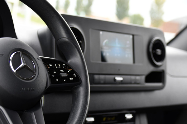 Mercedes-Benz Sprinter 317 1.9 CDI L2H1 RWD Black Edition Camera, Cruise, Carplay, 3500kg Trekhaak, 170pk, Automaat, LED, Multimedia,  Stoelverwarming, UNIEK