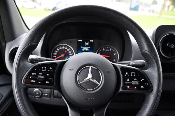Mercedes-Benz Sprinter 317 1.9 CDI L2H1 RWD Black Edition Camera, Cruise, Carplay, 3500kg Trekhaak, 170pk, Automaat, LED, Multimedia,  Stoelverwarming, UNIEK