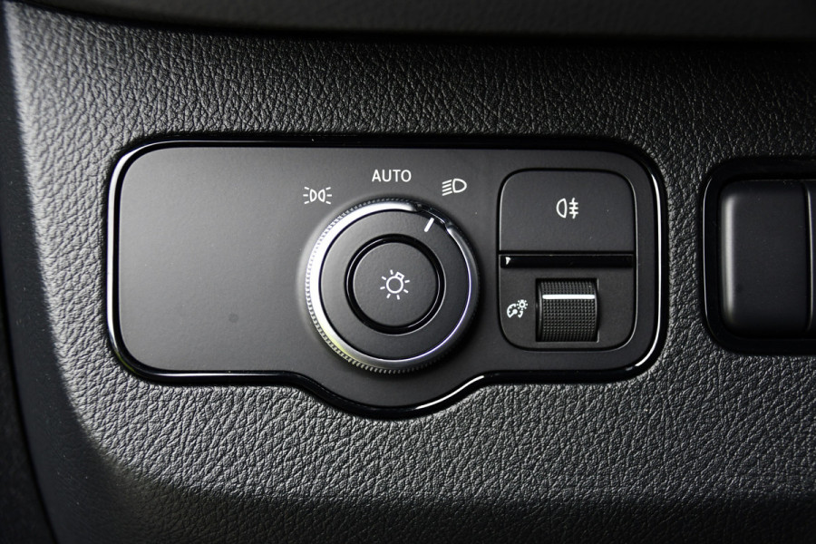 Mercedes-Benz Sprinter 317 1.9 CDI L2H1 RWD Black Edition Camera, Cruise, Carplay, 3500kg Trekhaak, 170pk, Automaat, LED, Multimedia,  Stoelverwarming, UNIEK