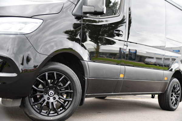 Mercedes-Benz Sprinter 317 1.9 CDI L2H1 RWD Black Edition Camera, Cruise, Carplay, 3500kg Trekhaak, 170pk, Automaat, LED, Multimedia,  Stoelverwarming, UNIEK