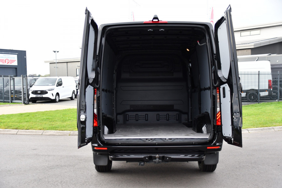 Mercedes-Benz Sprinter 317 1.9 CDI L2H1 RWD Black Edition Camera, Cruise, Carplay, 3500kg Trekhaak, 170pk, Automaat, LED, Multimedia,  Stoelverwarming, UNIEK