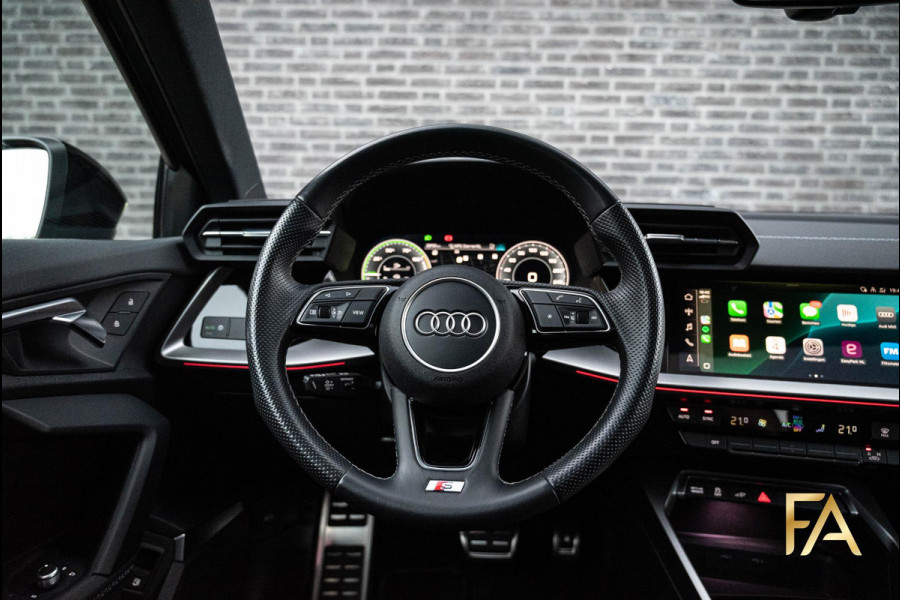 Audi A3 Sportback 45 TFSI e S Line Competition Panodak|18Inch|Sfeerverlichting|Daytonagrau