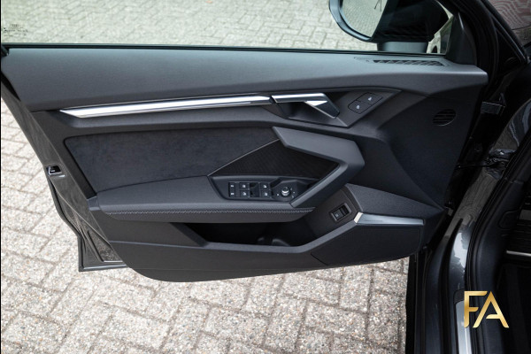 Audi A3 Sportback 45 TFSI e S Line Competition Panodak|18Inch|Sfeerverlichting|Daytonagrau