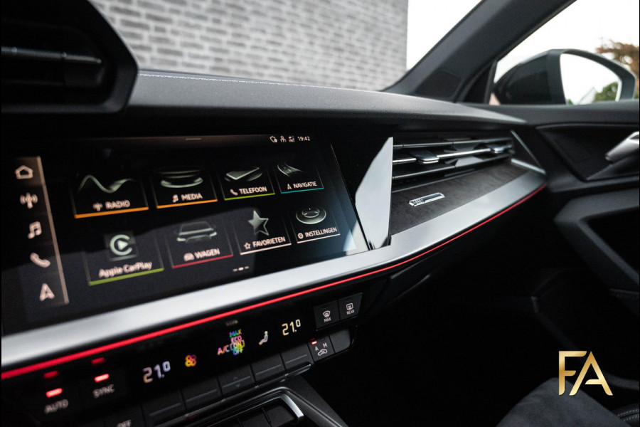 Audi A3 Sportback 45 TFSI e S Line Competition Panodak|18Inch|Sfeerverlichting|Daytonagrau