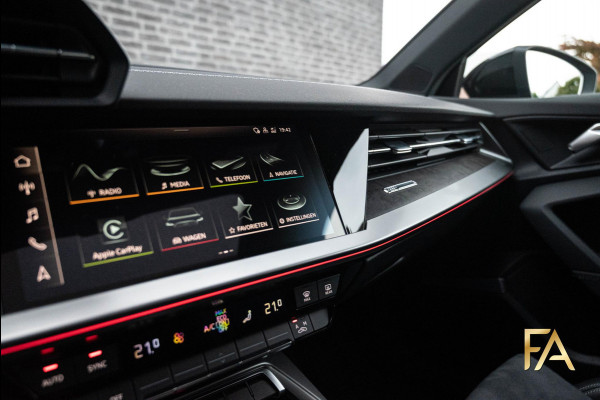 Audi A3 Sportback 45 TFSI e S Line Competition Panodak|18Inch|Sfeerverlichting|Daytonagrau