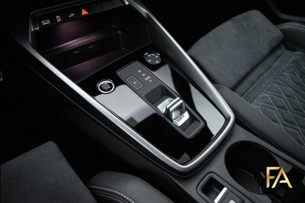 Audi A3 Sportback 45 TFSI e S Line Competition Panodak|18Inch|Sfeerverlichting|Daytonagrau
