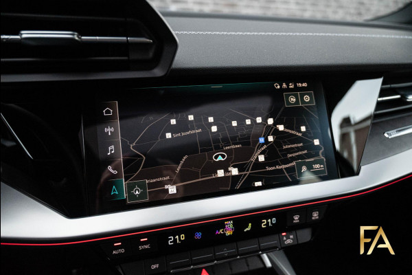 Audi A3 Sportback 45 TFSI e S Line Competition Panodak|18Inch|Sfeerverlichting|Daytonagrau