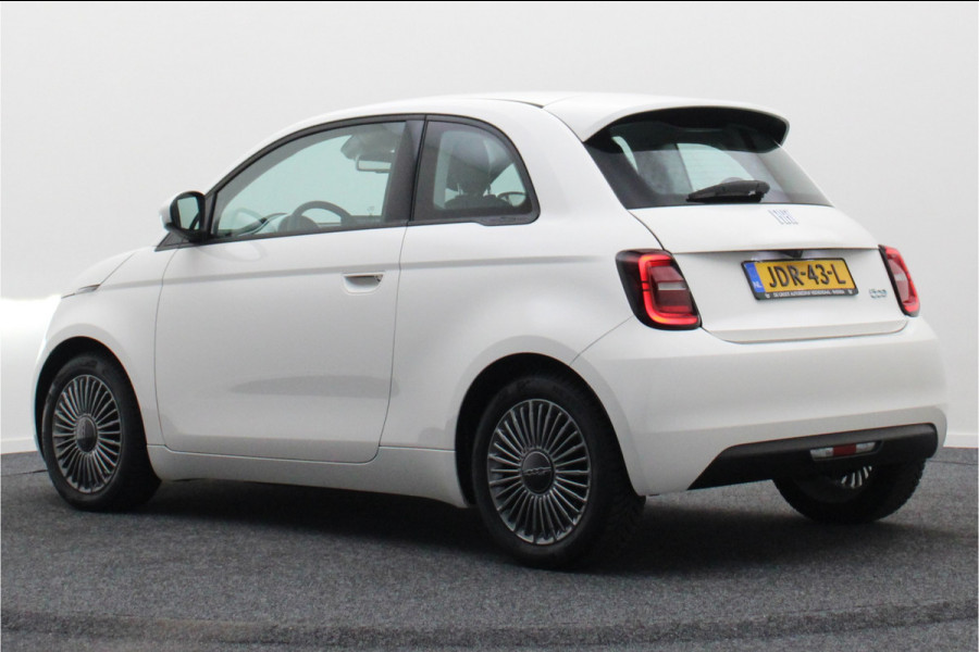Fiat 500E Icon 42 kWh Virtual Cockpit, Camera, Rijstrooksensor, Cruise, Apple Carplay, DAB, 16''